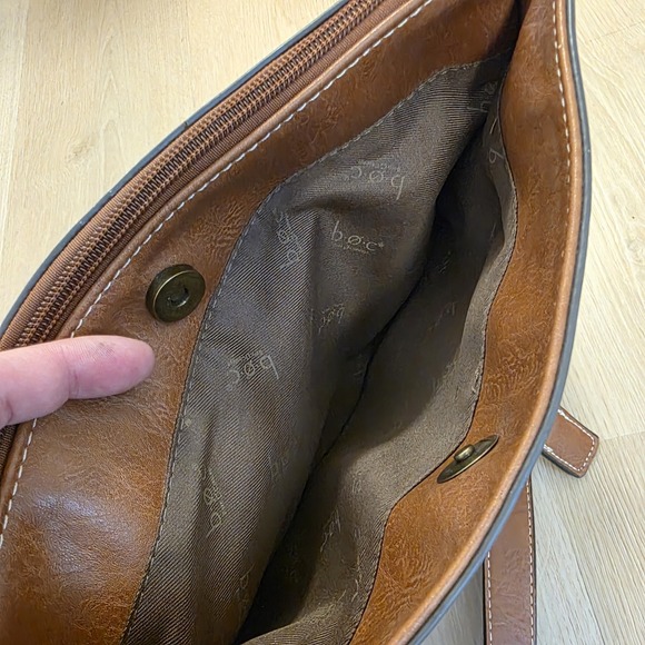 B.O.C Tan Faux Leather Crossbody Satchel Grunge Travel Purse Bag Medium Size - Picture 9 of 10